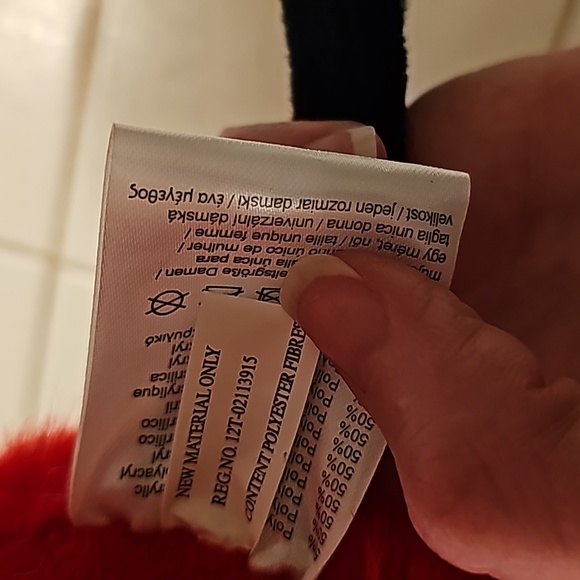 NWT Women's Christmas Earmuffs Headband Cat Ears Red Fur Holly Berries Glitter - Picture 6 of 10